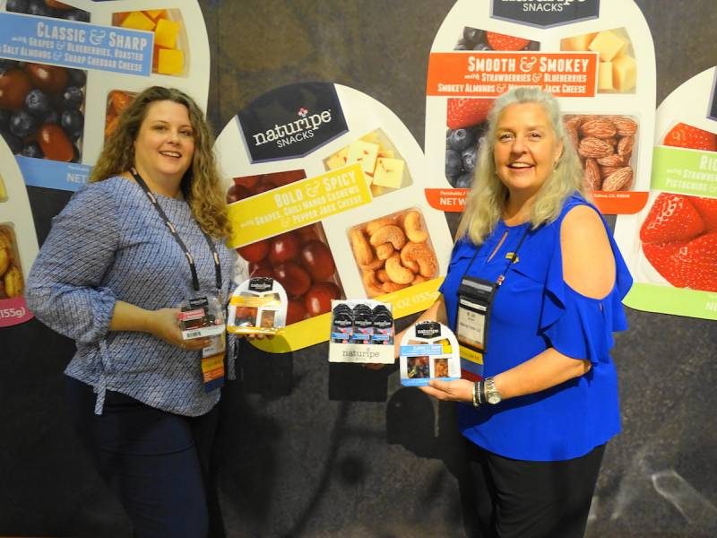 naturipe_snacks_proudly_displayed_by_left_carrieann_arias_and_jill_overdorf-6125001